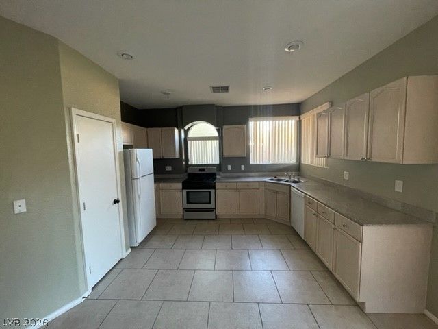 207 Rusty Plank Avenue, Las Vegas, NV 89148