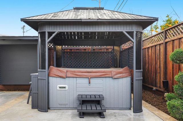 334 Kellogg Way, Santa Clara, CA 95051