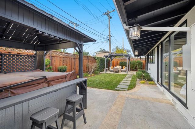 334 Kellogg Way, Santa Clara, CA 95051