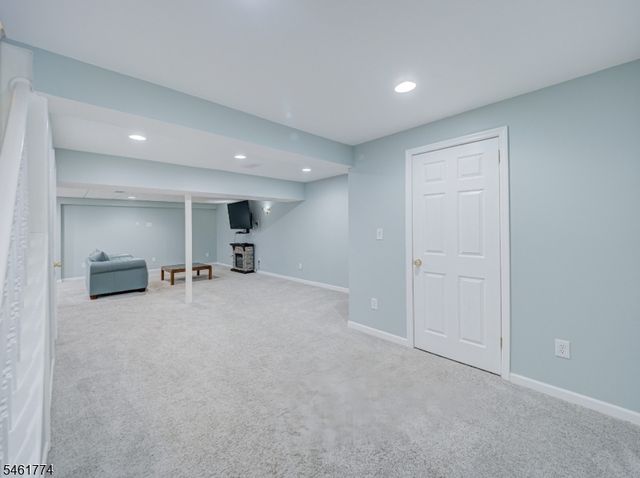 24 Alvin Sloan Ave, Washington Boro, NJ 07882
