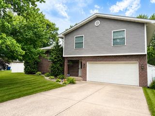 1604 Hickory Street SW, Demotte, IN 46310