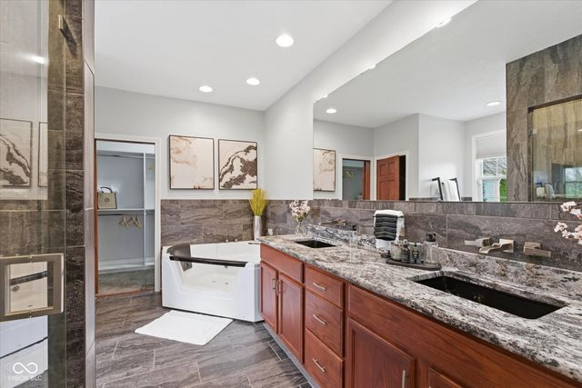 752 Ridge Gate Drive, Brownsburg, IN 46112