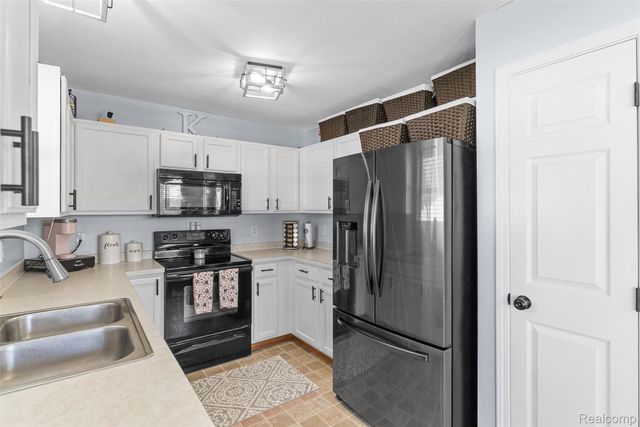 331 Andrea Avenue, Linden, MI 48451