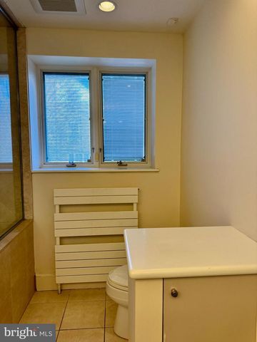 8233 FAIRVIEW RD, Elkins Park, PA 19027