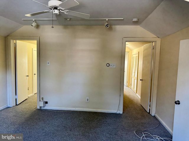 8233 FAIRVIEW RD, Elkins Park, PA 19027