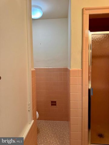 8233 FAIRVIEW RD, Elkins Park, PA 19027