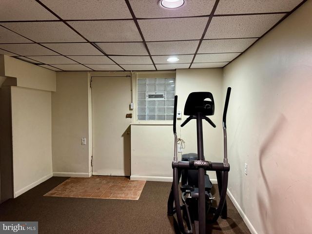 8233 FAIRVIEW RD, Elkins Park, PA 19027