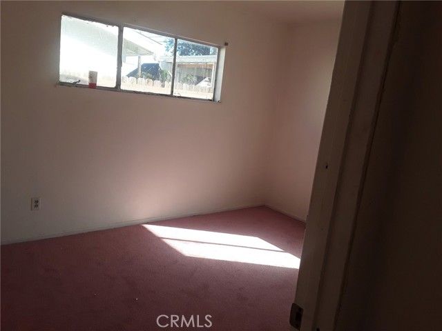 535 W Van Koevering, Rialto, CA 92376