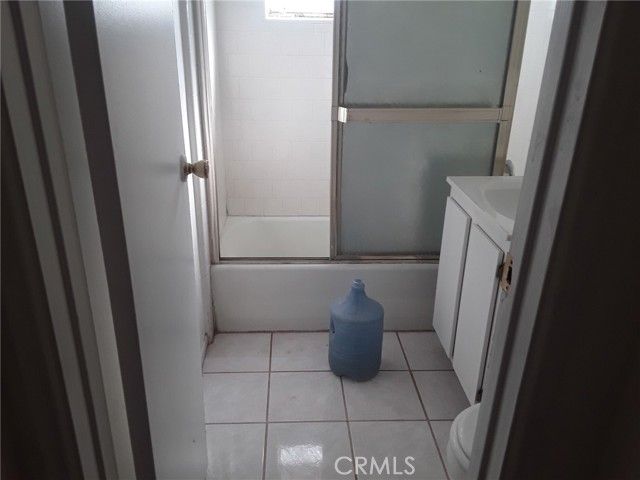 535 W Van Koevering, Rialto, CA 92376