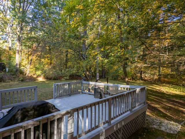 8 Presidential Road, Bedford, NH 03110