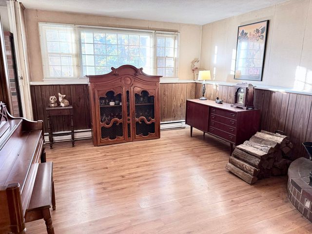 8 Presidential Road, Bedford, NH 03110
