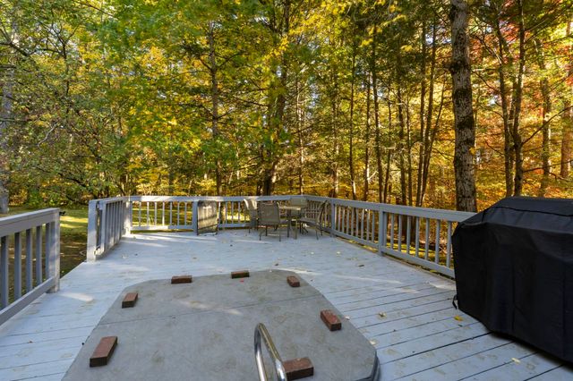 8 Presidential Road, Bedford, NH 03110