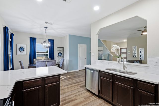 512 Livingston Dr, Schertz, TX 78108