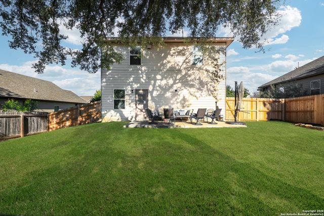 512 Livingston Dr, Schertz, TX 78108