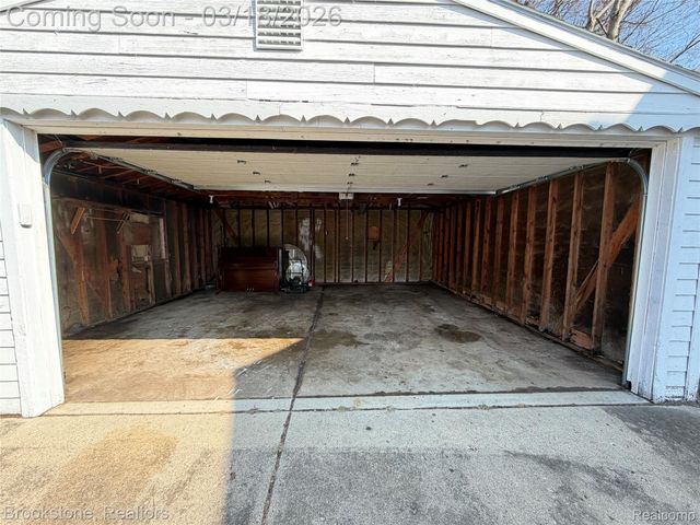 398 N Saginaw Street, Pontiac, MI 48342