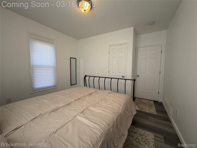 398 N Saginaw Street, Pontiac, MI 48342