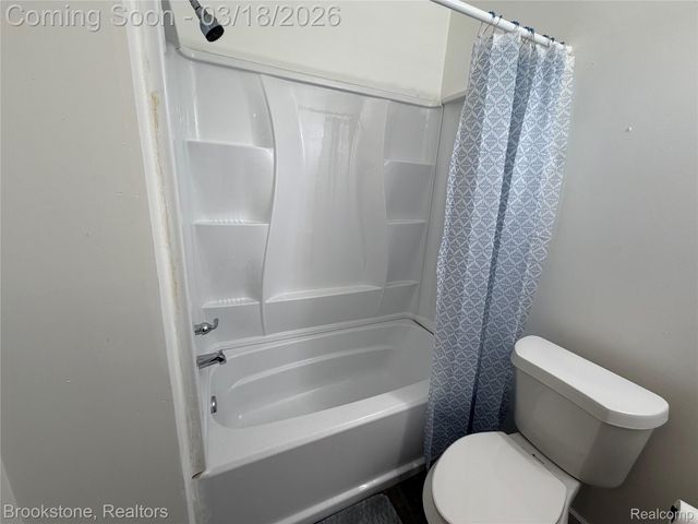 398 N Saginaw Street, Pontiac, MI 48342