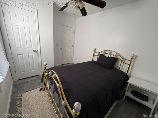 398 N Saginaw Street, Pontiac, MI 48342