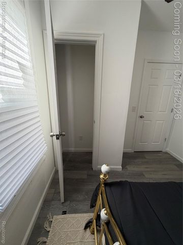 398 N Saginaw Street, Pontiac, MI 48342