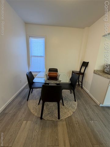 398 N Saginaw Street, Pontiac, MI 48342