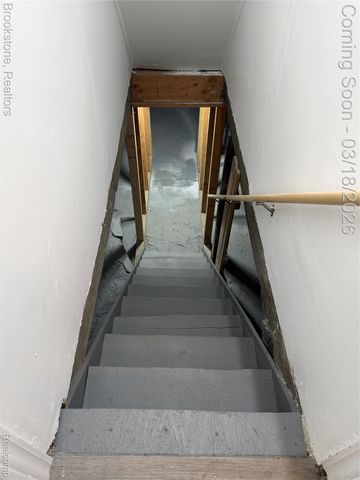 398 N Saginaw Street, Pontiac, MI 48342