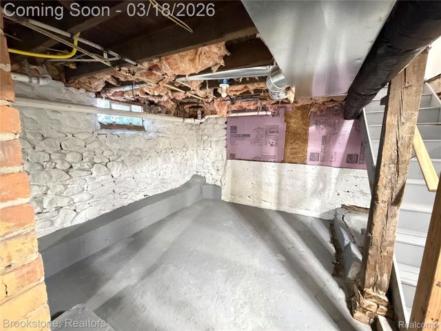 398 N Saginaw Street, Pontiac, MI 48342