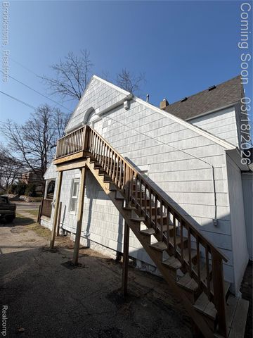 398 N Saginaw Street, Pontiac, MI 48342