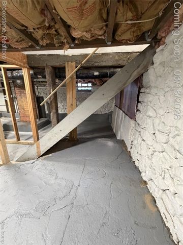 398 N Saginaw Street, Pontiac, MI 48342