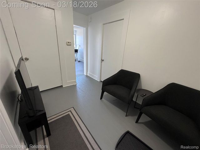 398 N Saginaw Street, Pontiac, MI 48342