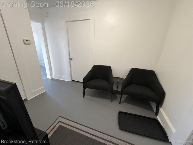 398 N Saginaw Street, Pontiac, MI 48342