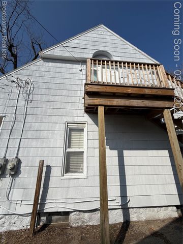 398 N Saginaw Street, Pontiac, MI 48342