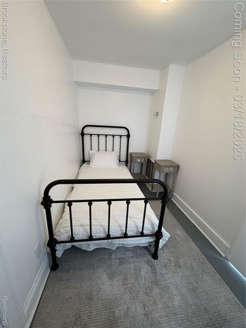 398 N Saginaw Street, Pontiac, MI 48342