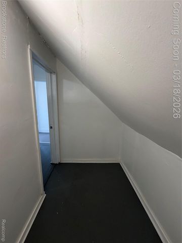 398 N Saginaw Street, Pontiac, MI 48342