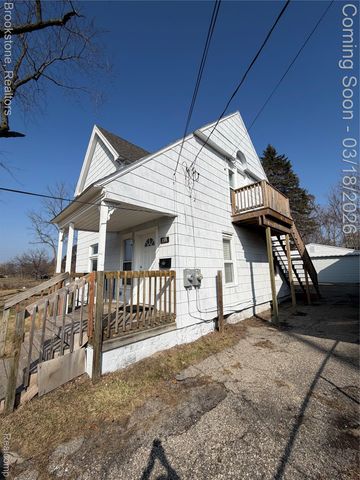 398 N Saginaw Street, Pontiac, MI 48342