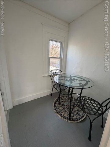 398 N Saginaw Street, Pontiac, MI 48342