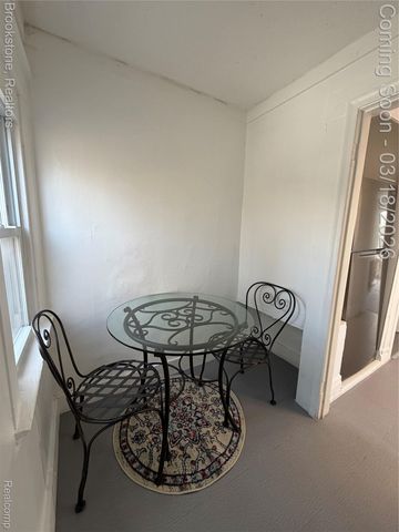 398 N Saginaw Street, Pontiac, MI 48342