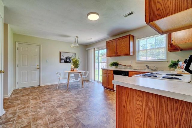 106 Pippin DR, Suffolk, VA 23434