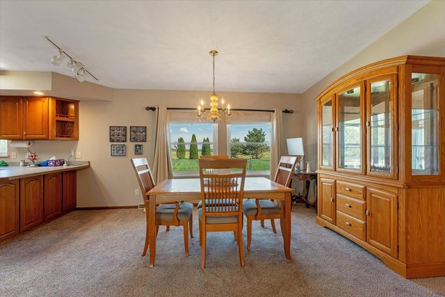 70915 Sterling Drive, Edwardsburg, MI 49112