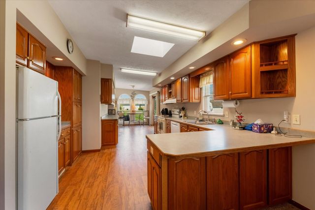 70915 Sterling Drive, Edwardsburg, MI 49112