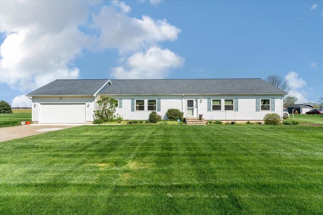 70915 Sterling Drive, Edwardsburg, MI 49112