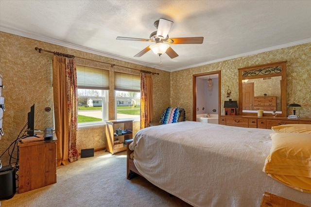 70915 Sterling Drive, Edwardsburg, MI 49112