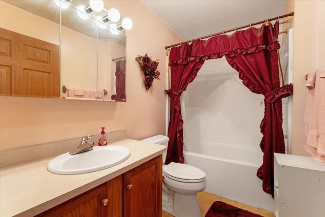 70915 Sterling Drive, Edwardsburg, MI 49112
