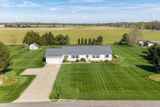 70915 Sterling Drive, Edwardsburg, MI 49112