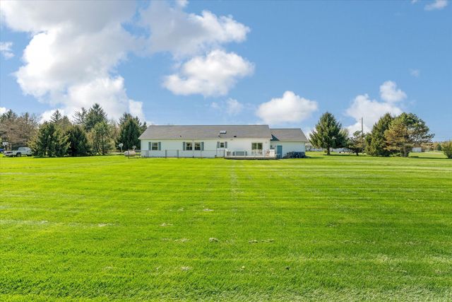 70915 Sterling Drive, Edwardsburg, MI 49112