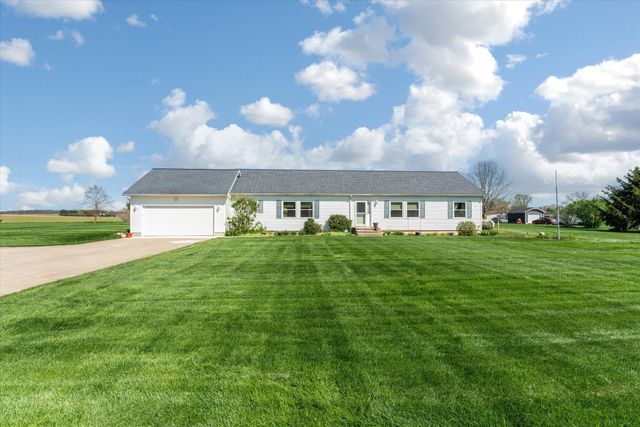 70915 Sterling Drive, Edwardsburg, MI 49112
