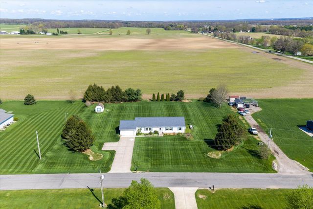70915 Sterling Drive, Edwardsburg, MI 49112