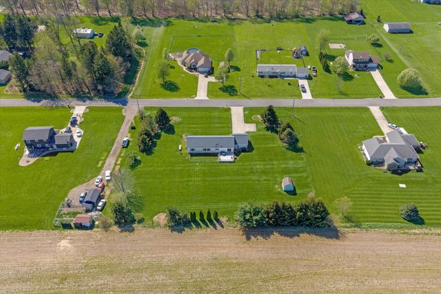 70915 Sterling Drive, Edwardsburg, MI 49112