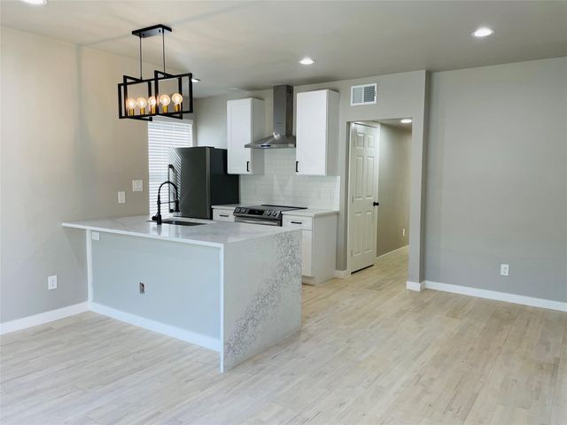 4609 Virginia Avenue 101, Dallas, TX 75204