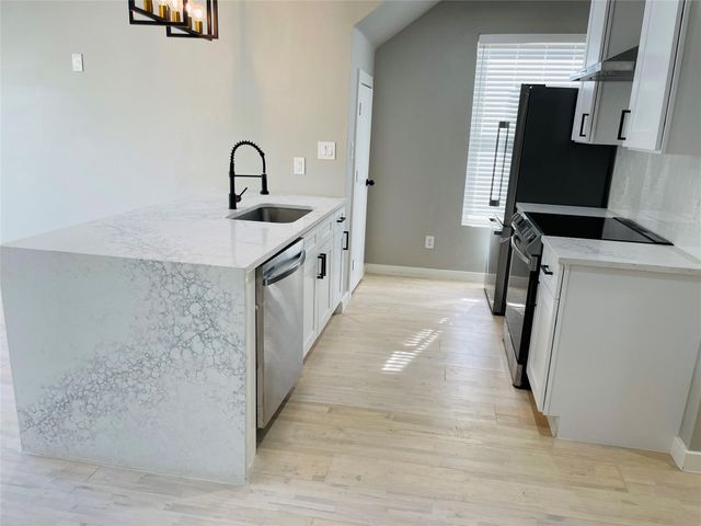 4609 Virginia Avenue 101, Dallas, TX 75204