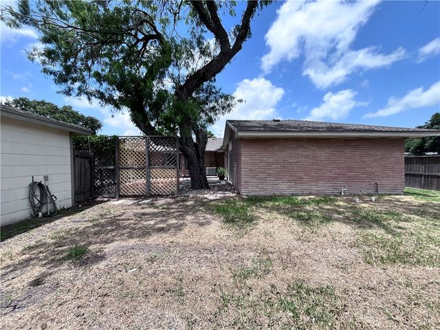 501 Dolphin Pl, Corpus Christi, TX 78411